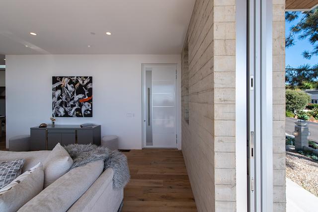 Modern project photo 12