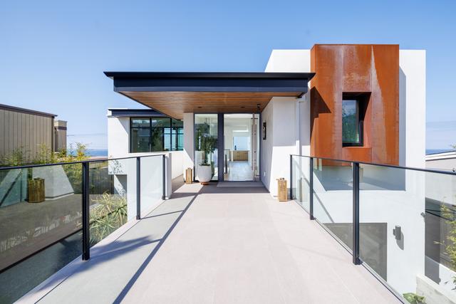 Modern project photo 1